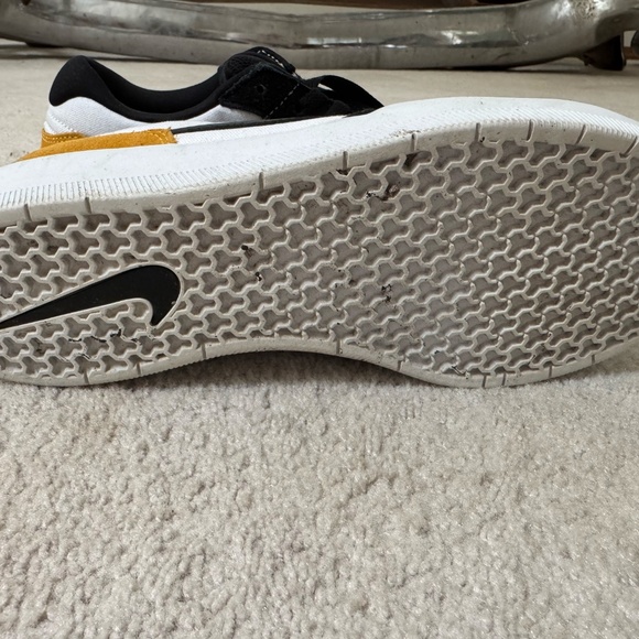 NIke SB Force 58 Men 9.5M Black/Yellow/White - Picture 8 of 9